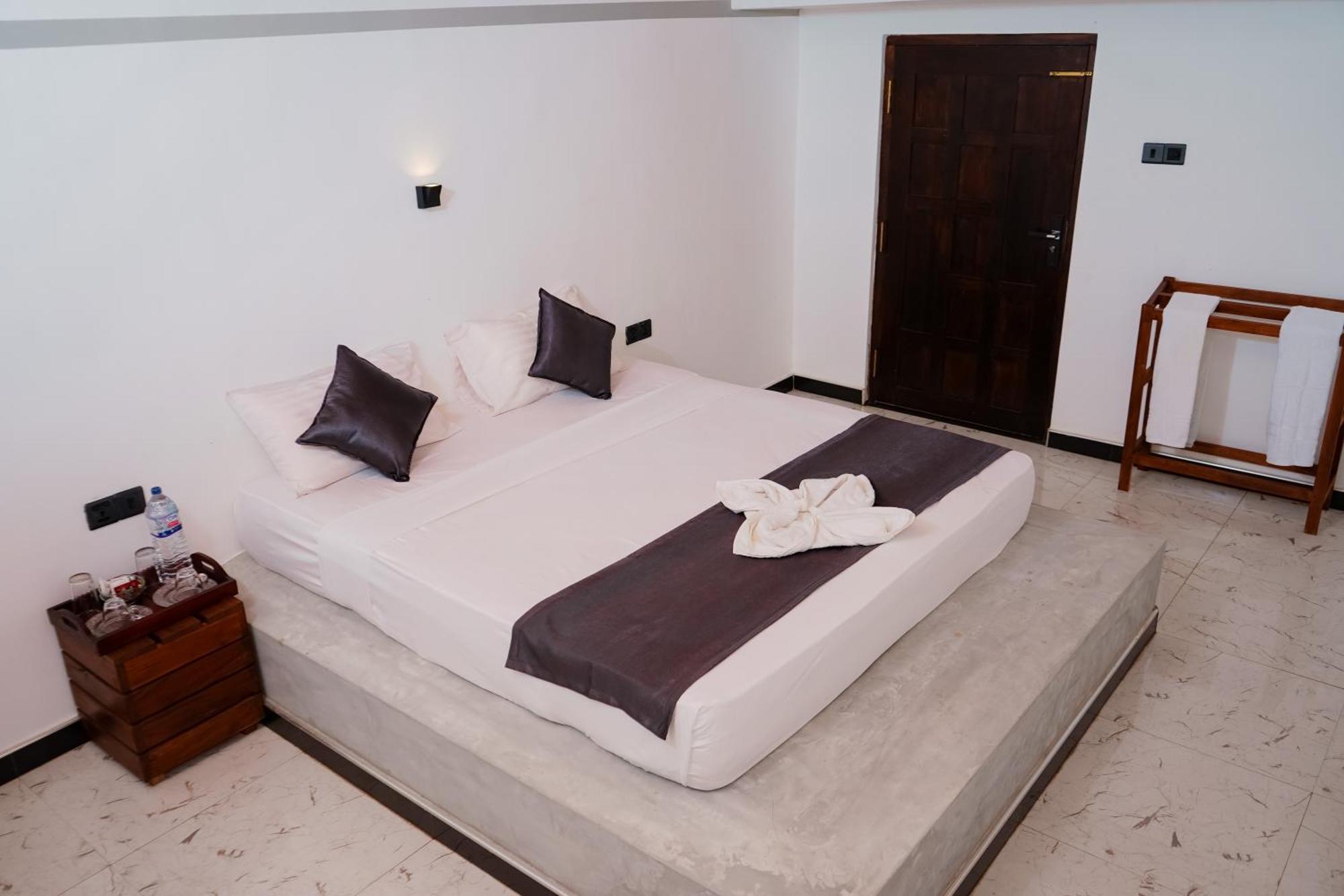 Anoo Beach Villa Trincomalee Exterior photo