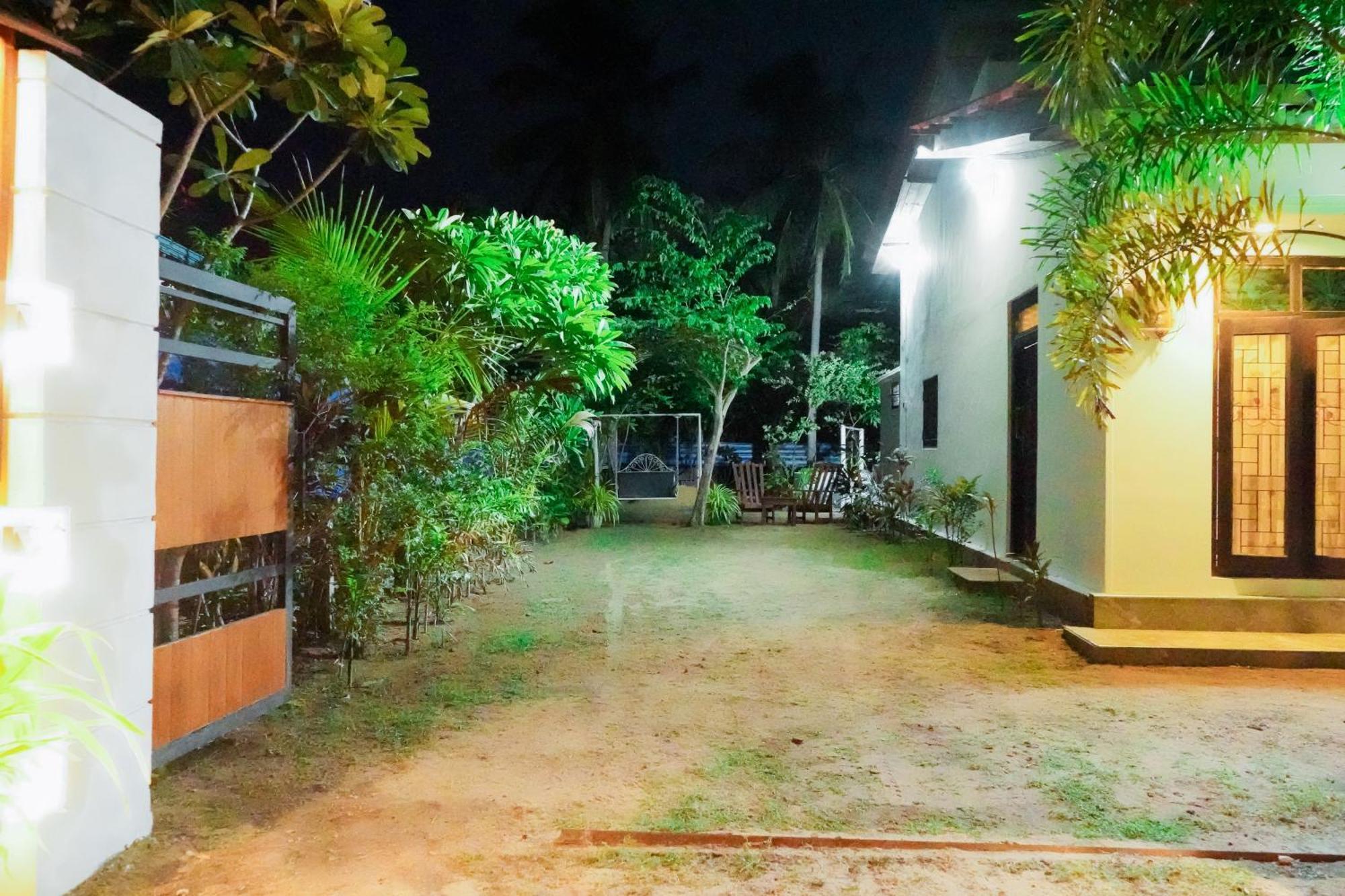 Anoo Beach Villa Trincomalee Exterior photo